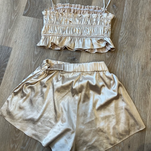 Lulu’s Gold Satin Short & Top Set - Picture 11 of 11